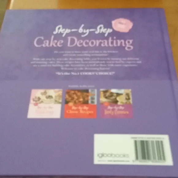 Step-by-Step Cake Decorating - Picture 2 of 4